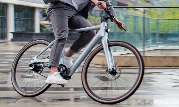 Fiido Air Ultra-Light Carbon Fiber E-Bike - Image 3